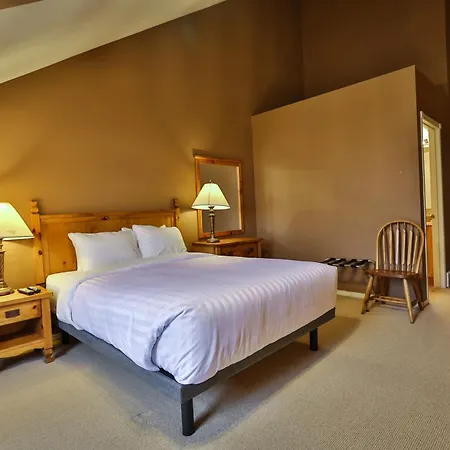 Riverside By Stayin Fernie Room photo