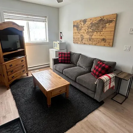 Riverside By Stayin Fernie Room photo