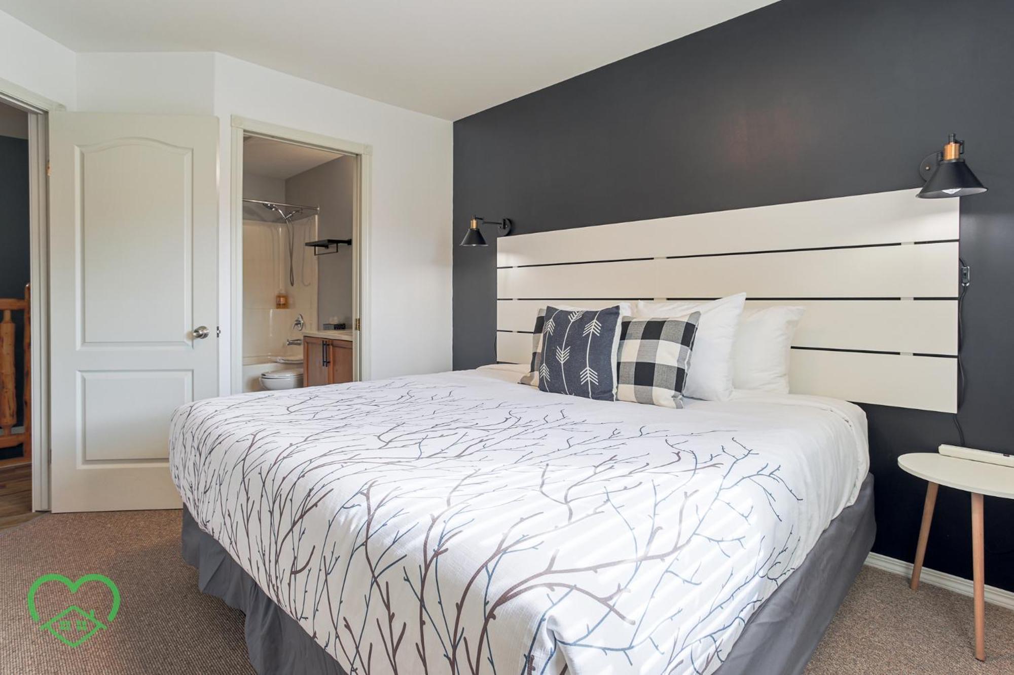 Riverside By Stayin Apartment Fernie