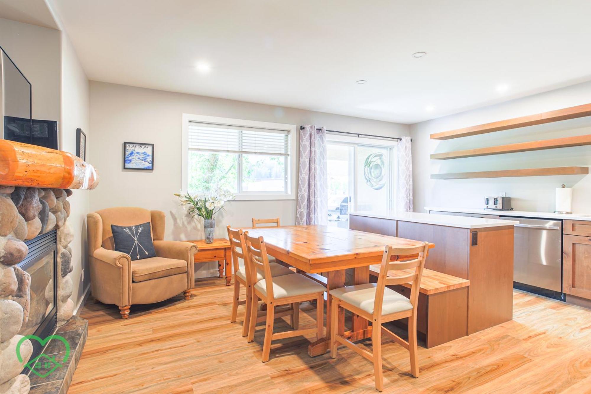 Apartment Riverside By Stayin Fernie